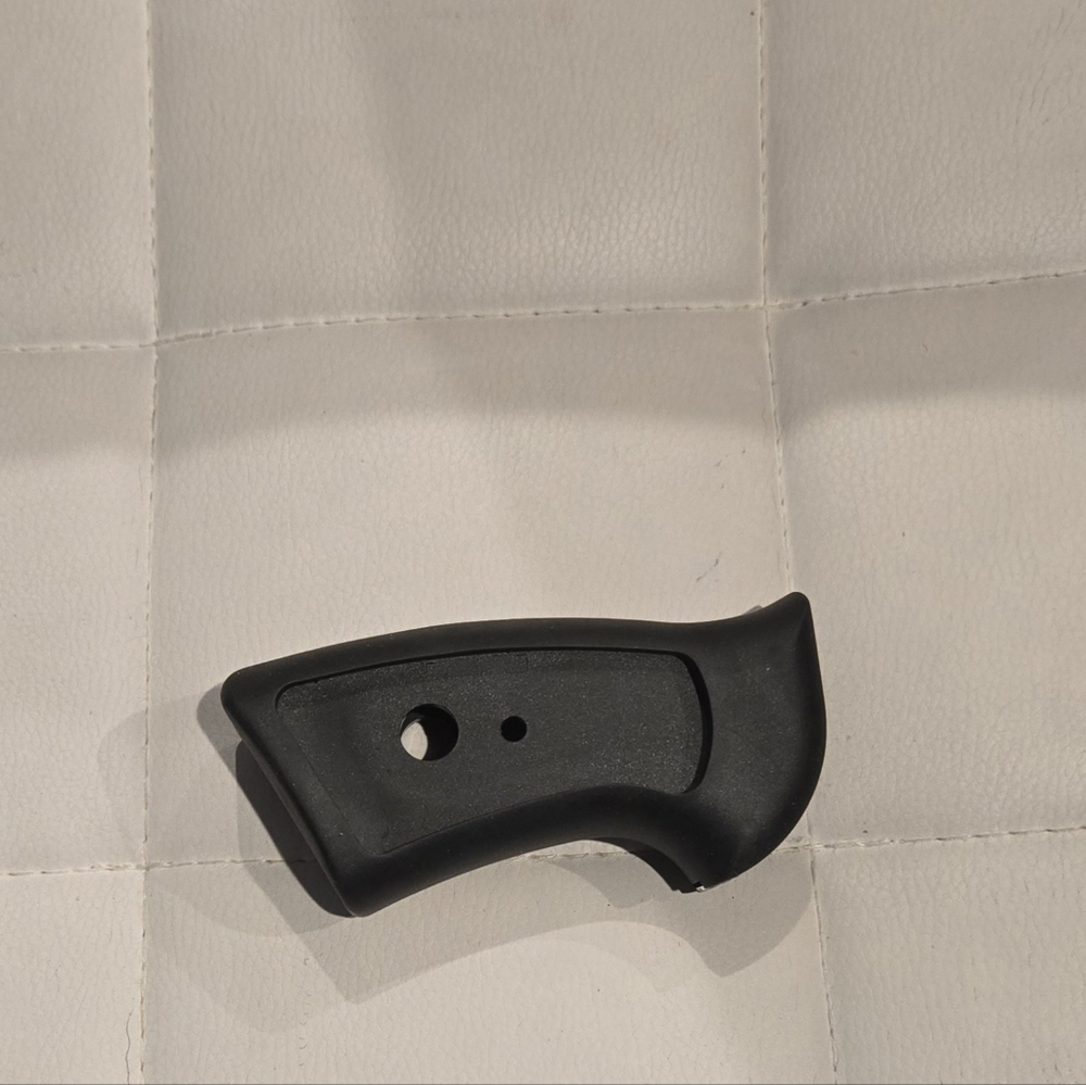 New Ruger Rubber Grip - Picture 6 of 8